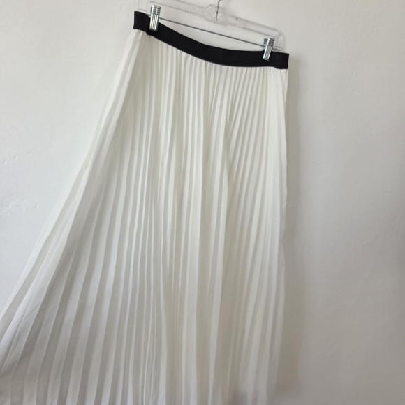 WD•NY White Pleated Maxi Skirt Modest Formal Classy Black Tie Church Retro XL - Picture 2 of 7
